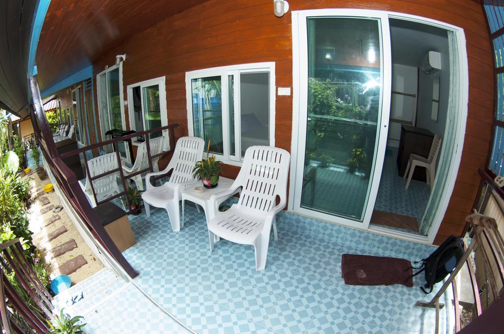 Dee Dee Beach House 2*