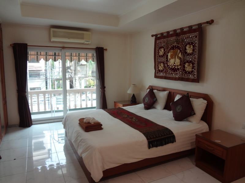 Roof Garden Hotel 3*