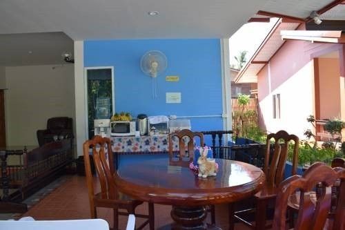 Baan Longhaad Hostel