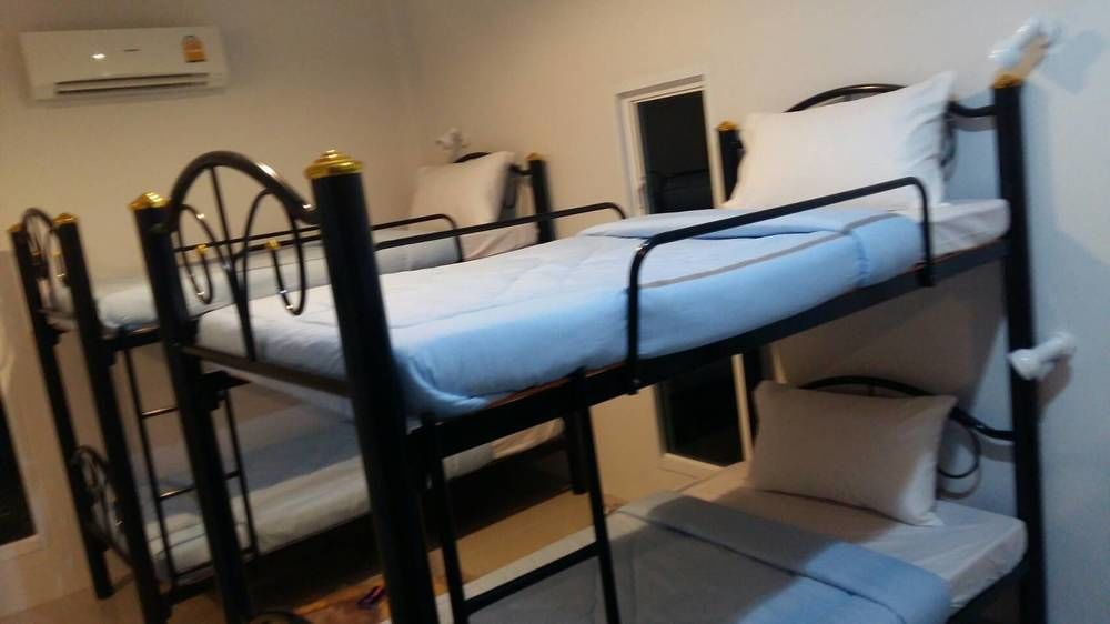 Baan Longhaad Hostel