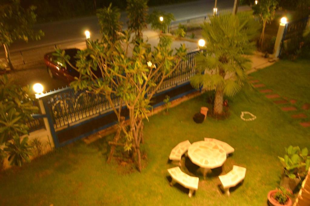 Guest house Charming Suan Phueng