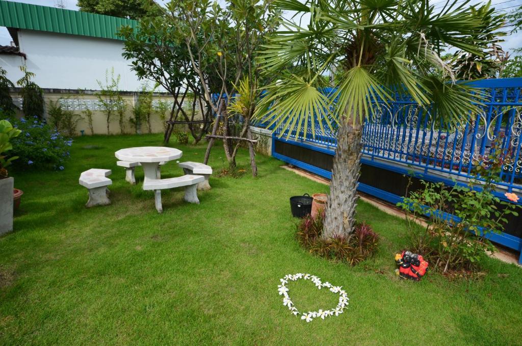 Charming Suan Phueng