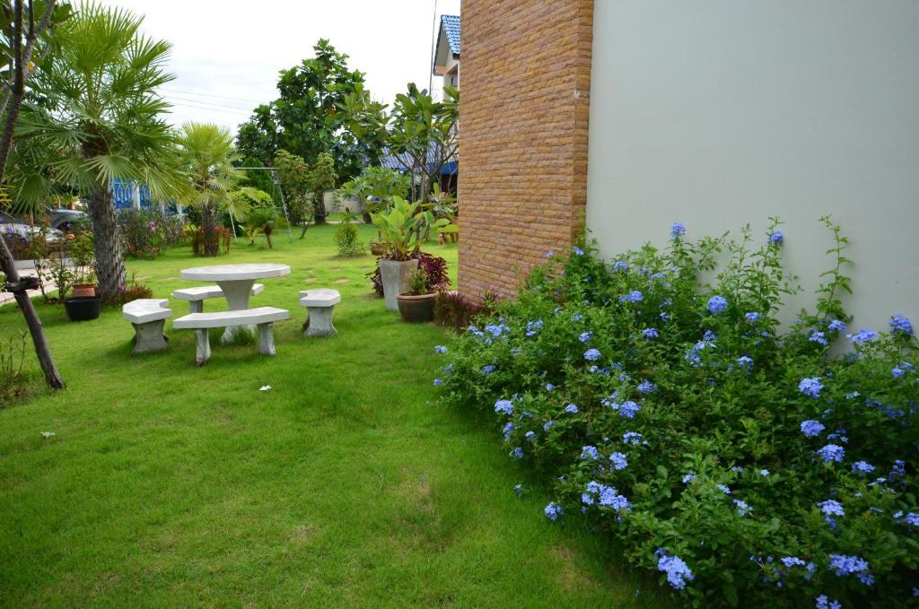 Charming Guest house Suan Phueng