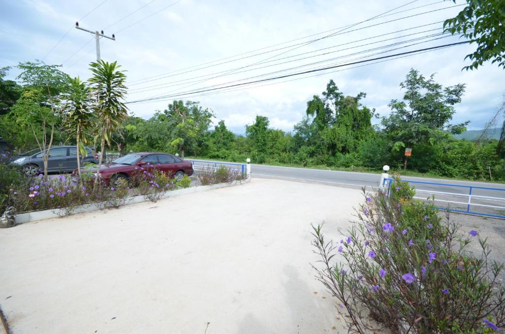 Guest house Charming Suan Phueng