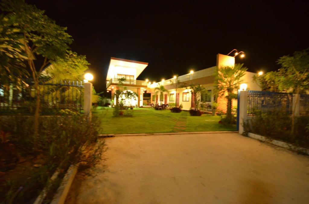 Charming 2* Suan Phueng