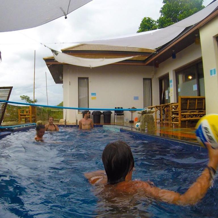 Hostel Loro Loco 2 *