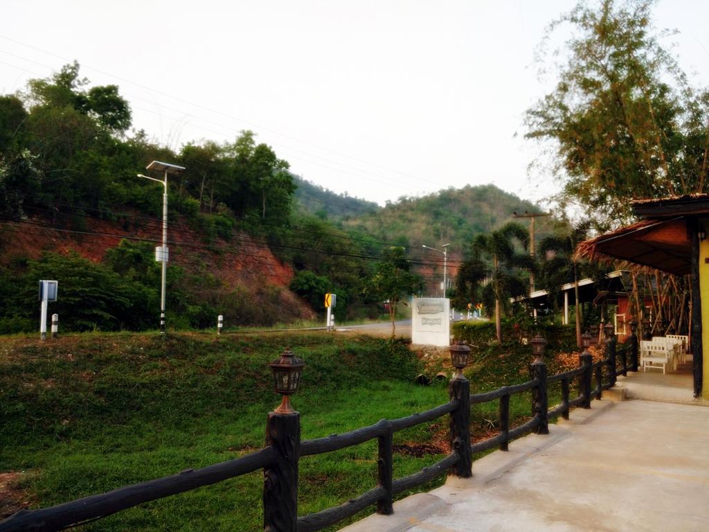 Resort Baan Pong Tara 3*