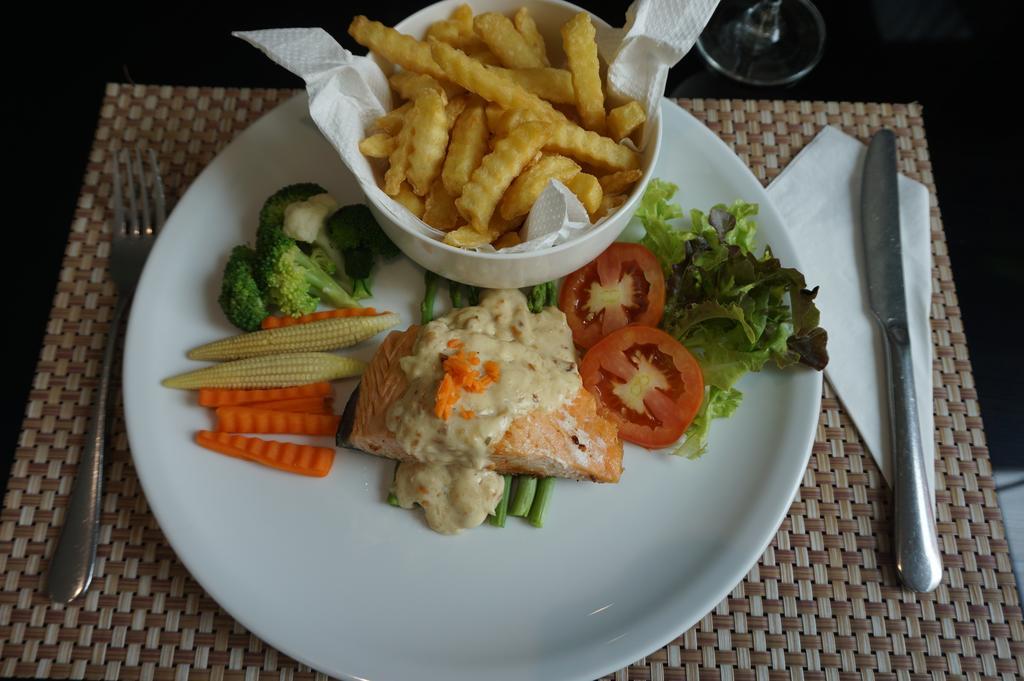 Roseate Hotel 3*