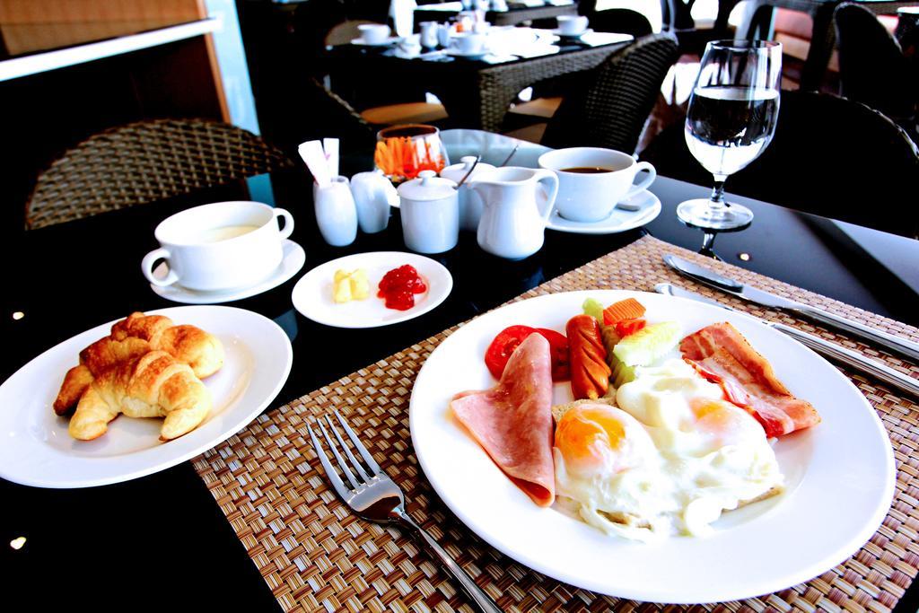 Roseate Hotel