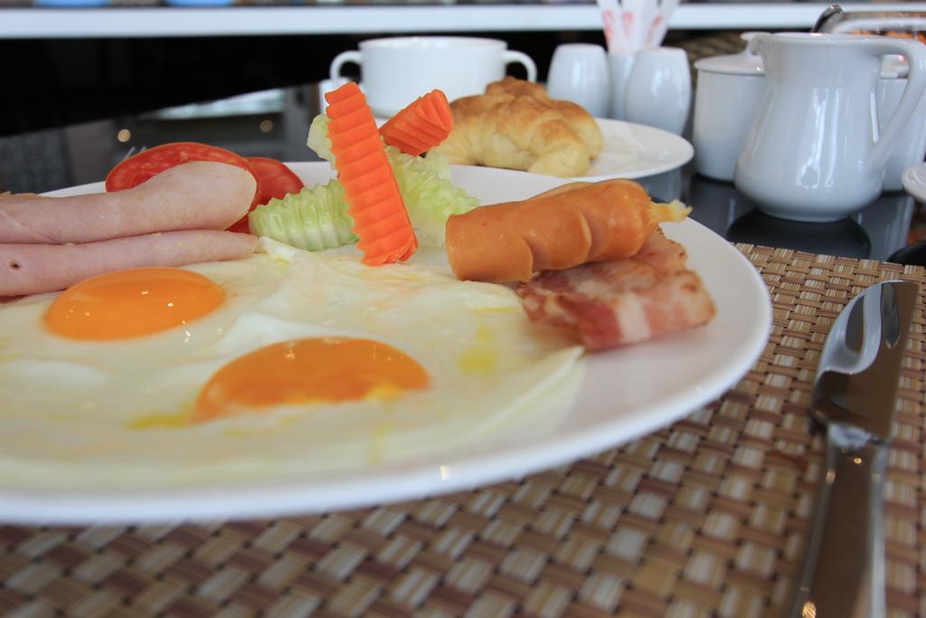 Hotel Roseate 3*