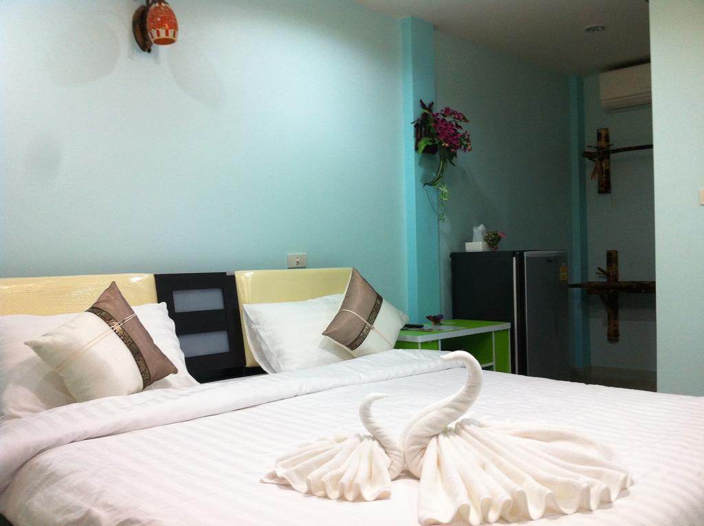 Charming Guest house Suan Phueng
