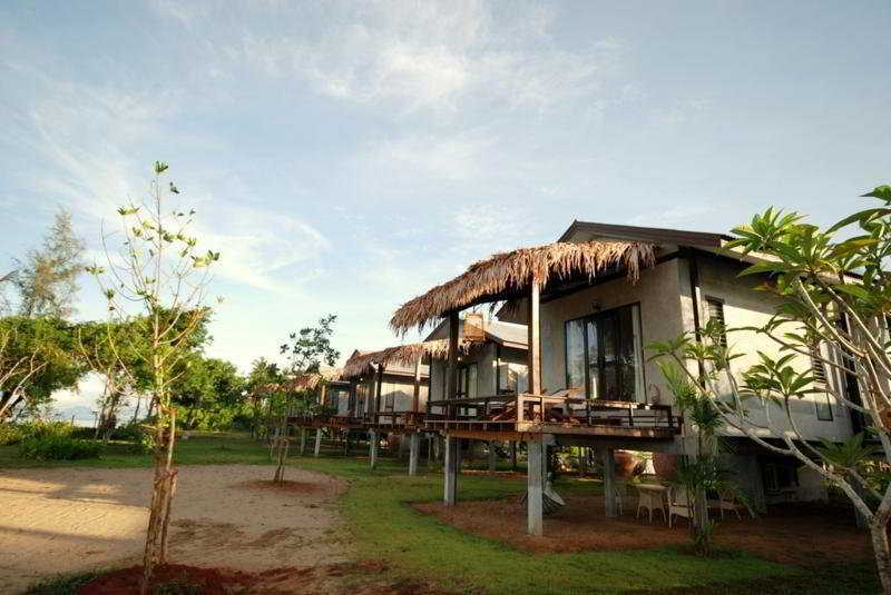 Islanda Hideaway Resort 4*