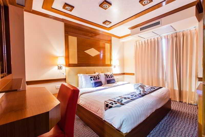 Oyo 796 Paradise Sukhumvit Hotel 3*