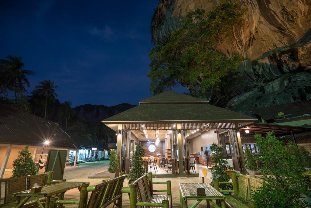 Resort Bay Tonsai Beach