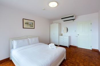 Baan Tiewklurn Beachfront Condomium Hotel