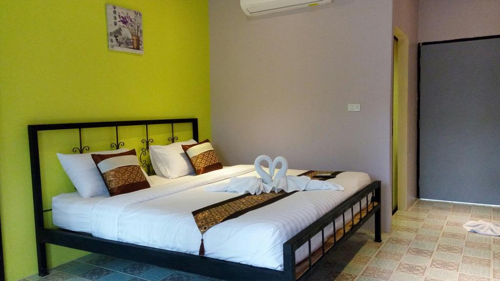 Stamp Hills Suan Phueng