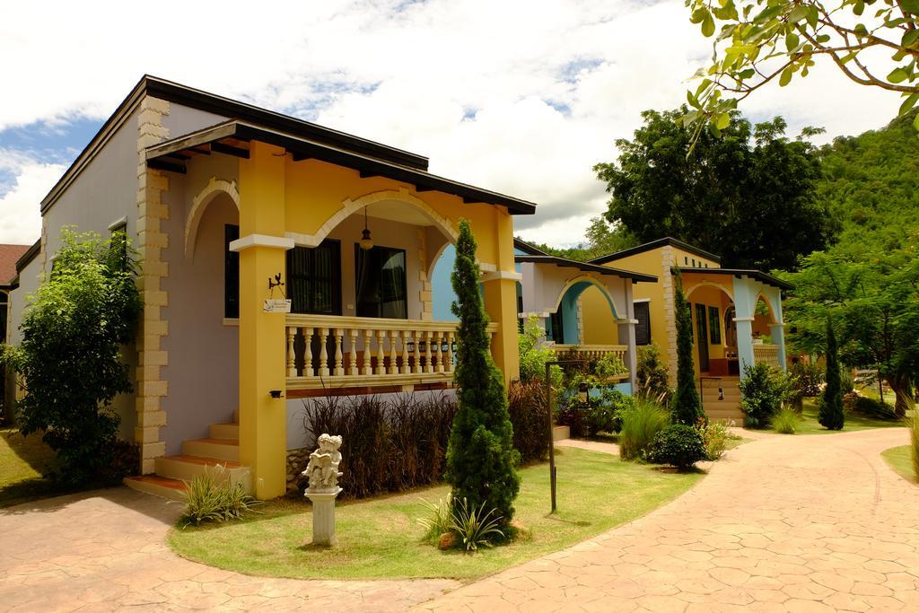 Stamp Hills Resort Suan Phueng