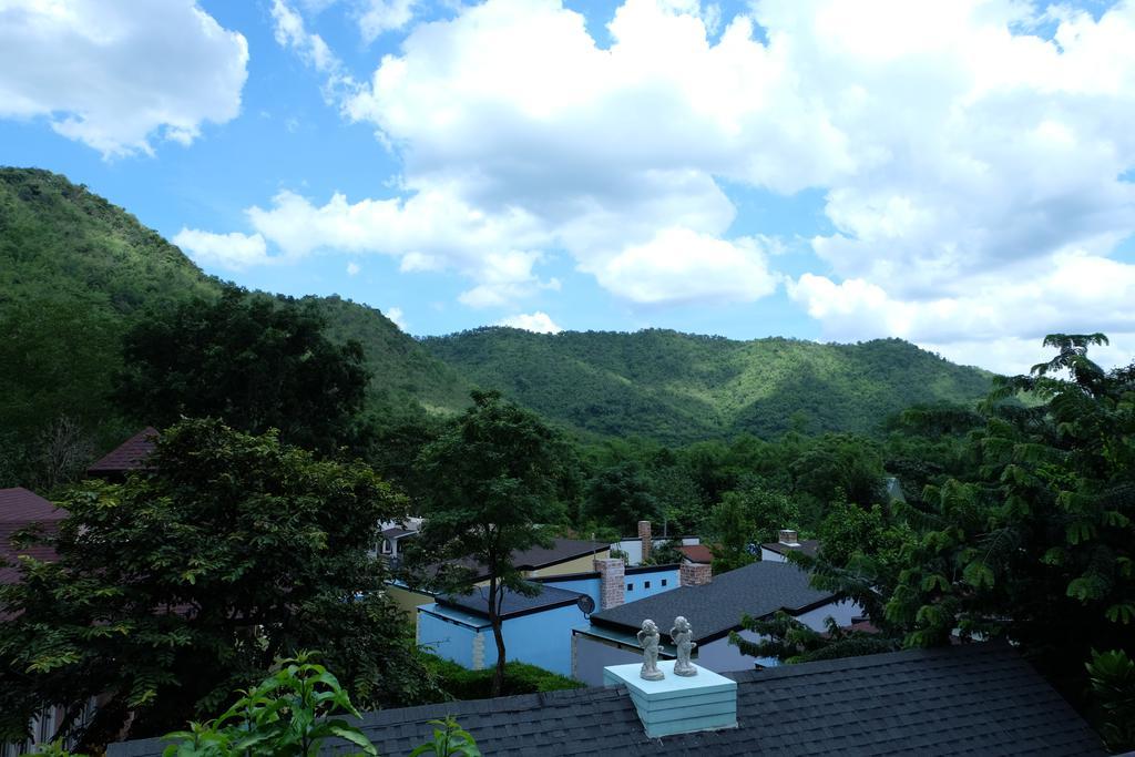 Stamp Hills Resort