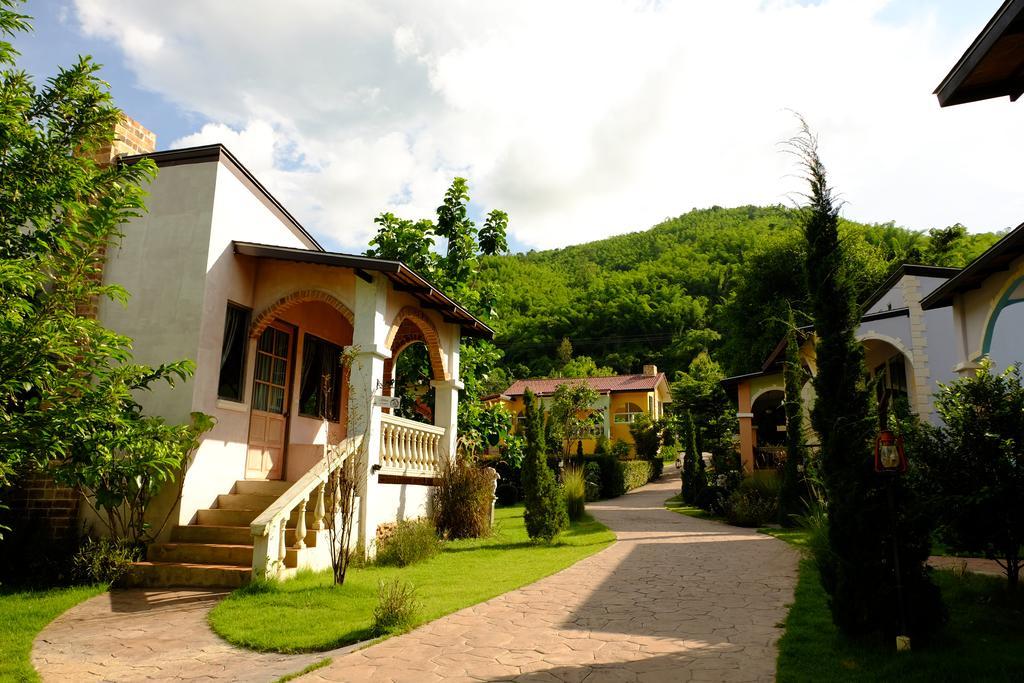 Resort Stamp Hills