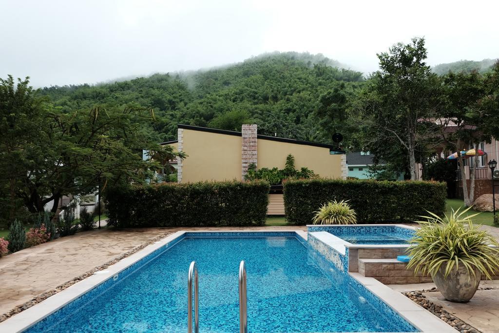 Stamp Hills Resort Suan Phueng
