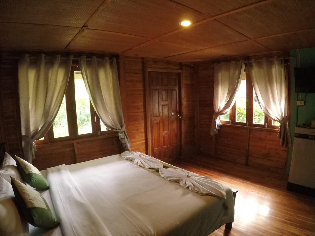 Lanta Smile Guest house