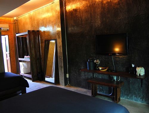Qi 68 Resort