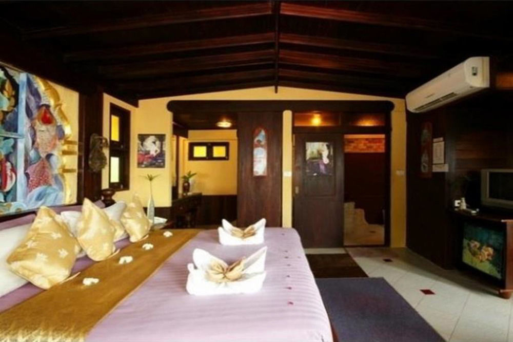 Sea Breeze - Sha 3* Haad Rin