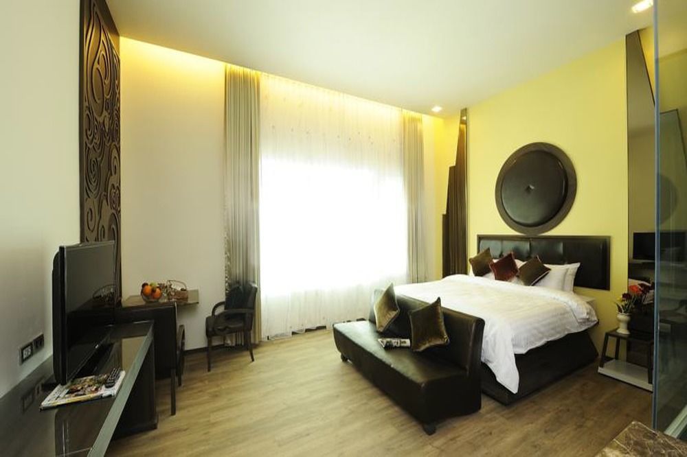 The Beverly Hills Hotel Nakhon Ratchasima