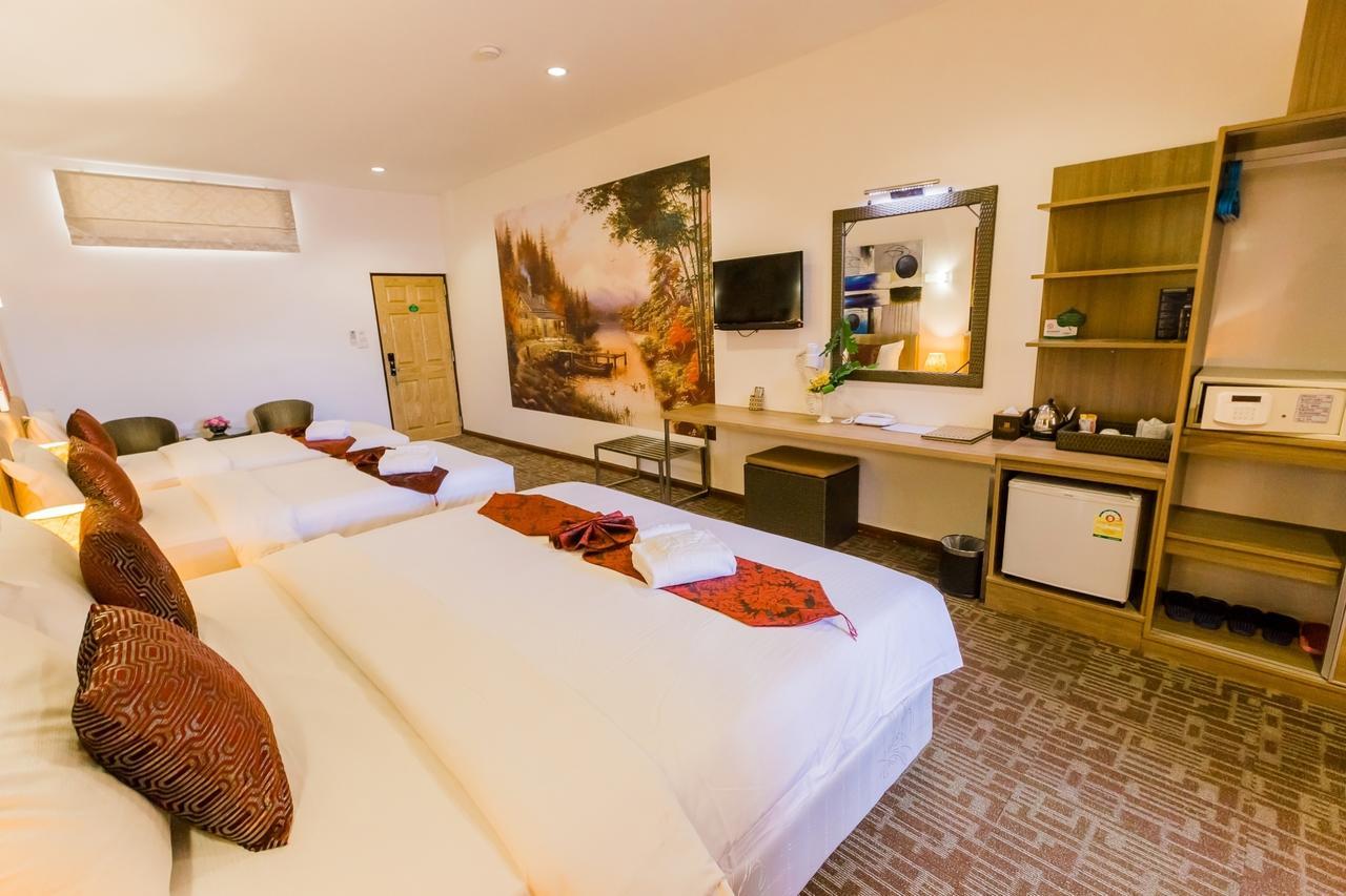 Hotel Roseate