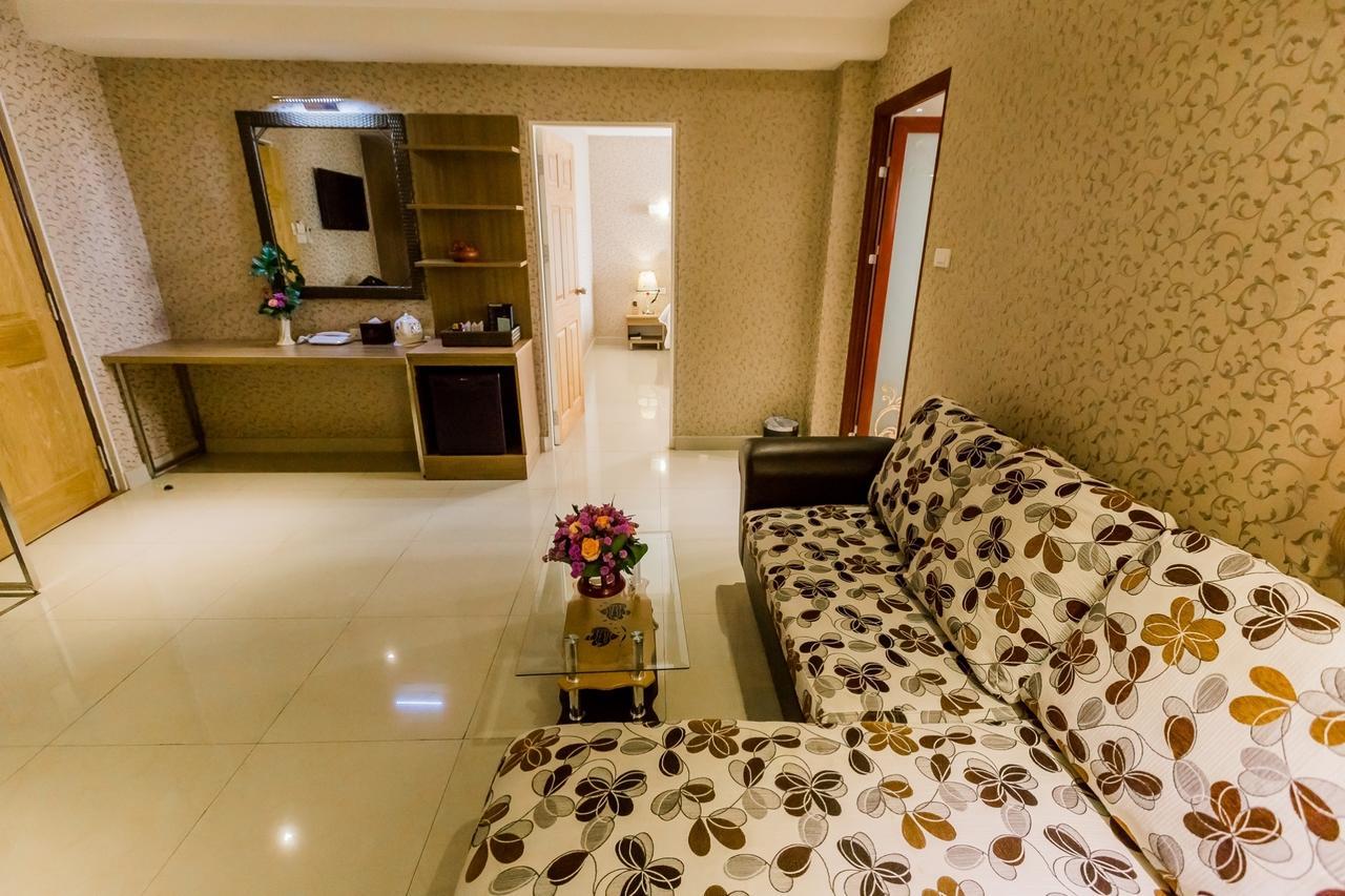 Roseate Hotel 3*