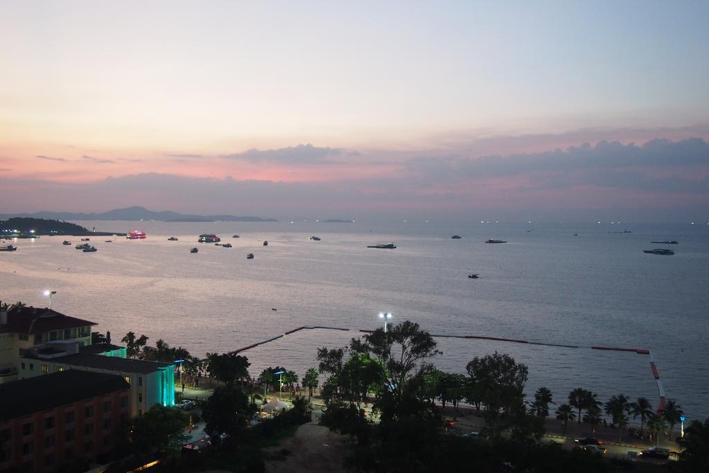 View Talay6 Apartment