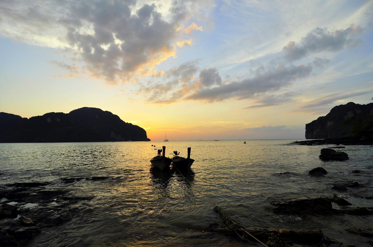 Twin Palms Hostel Phi Phi Don