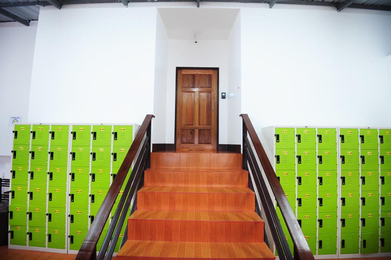 Twin Palms Hostel *