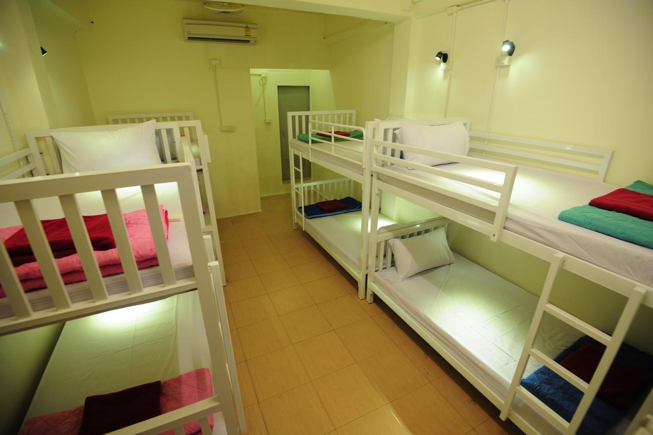Hostel Bucket Phi Phi Don