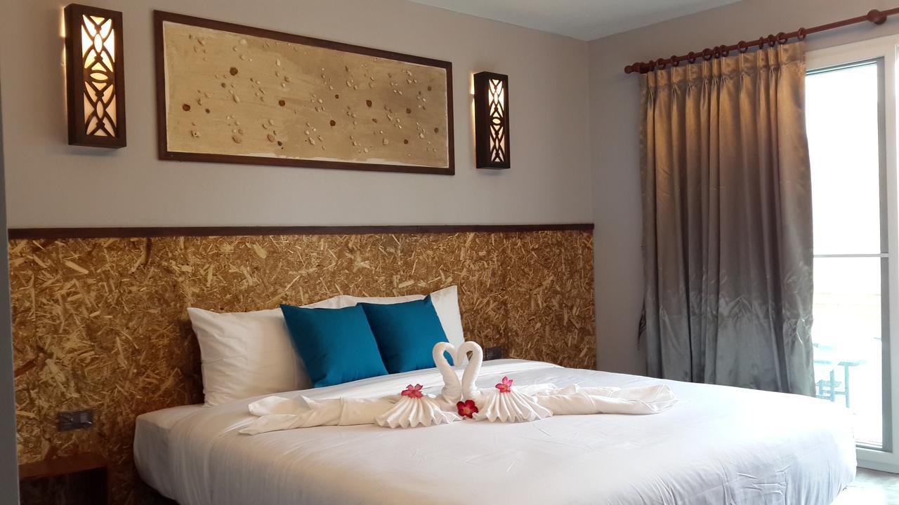 Hotel The Hip @ 3*