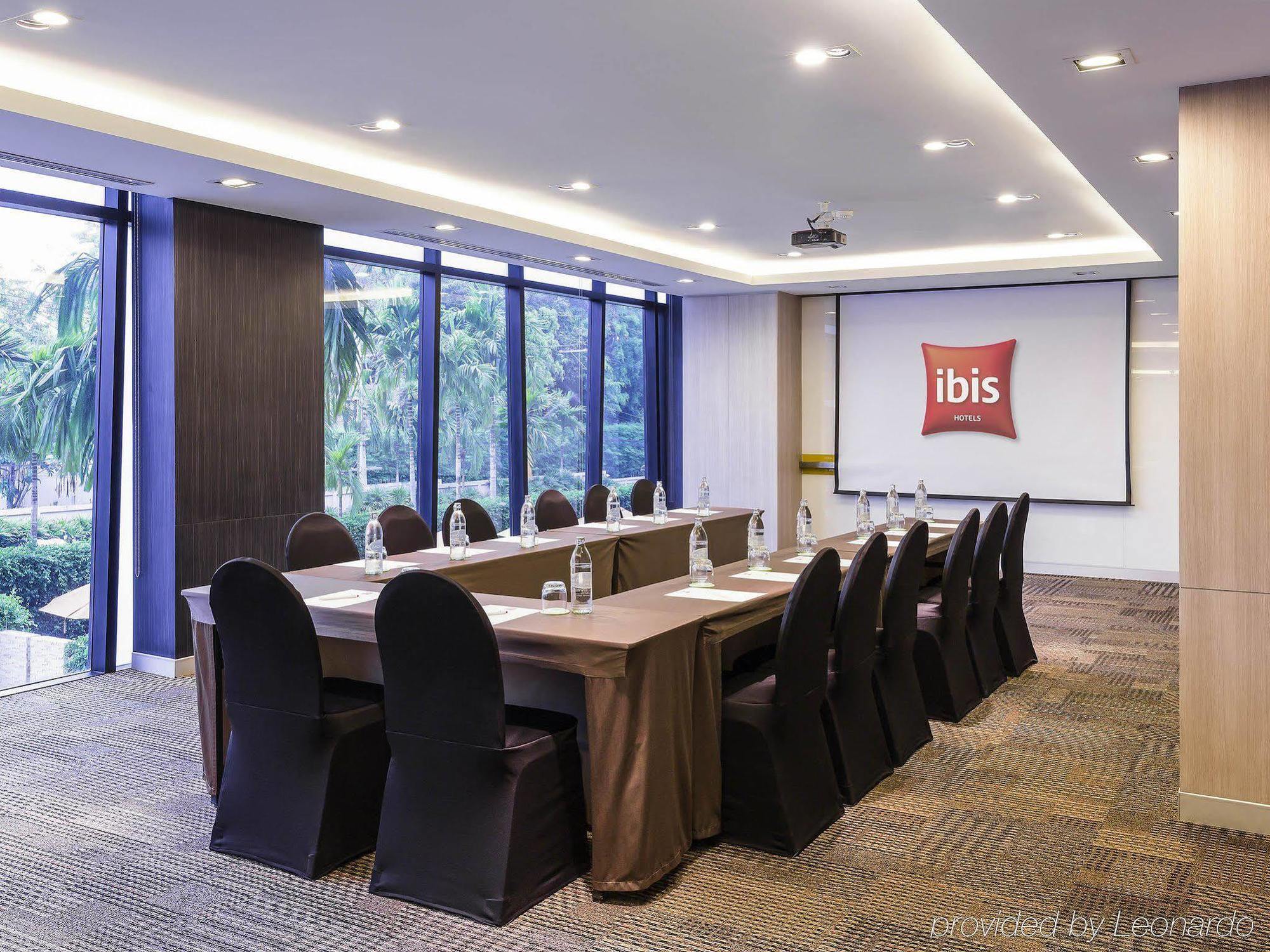 Ibis Hotel HHQ