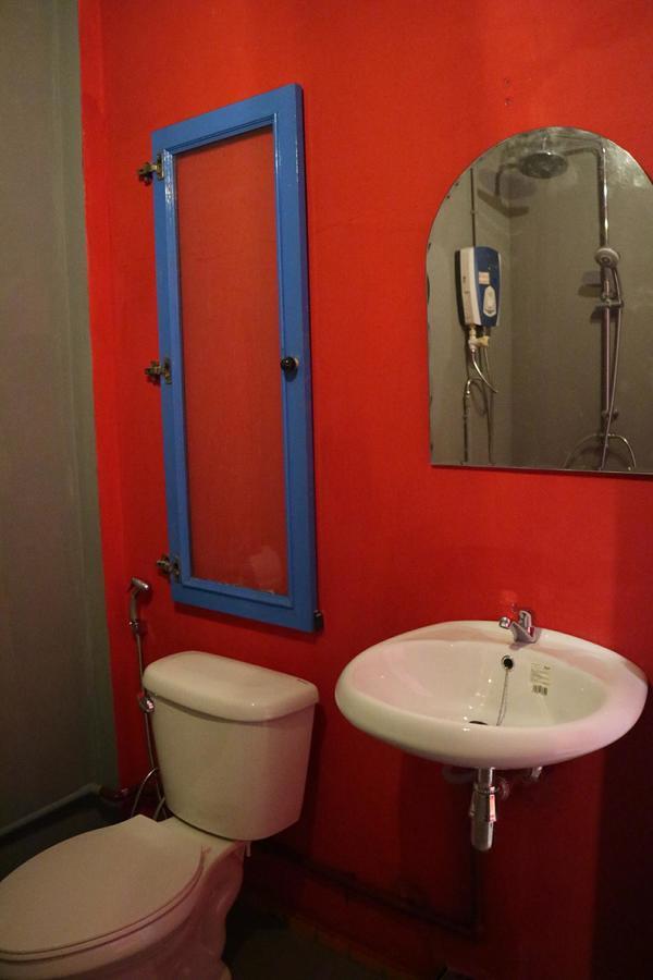 Super Hostel *