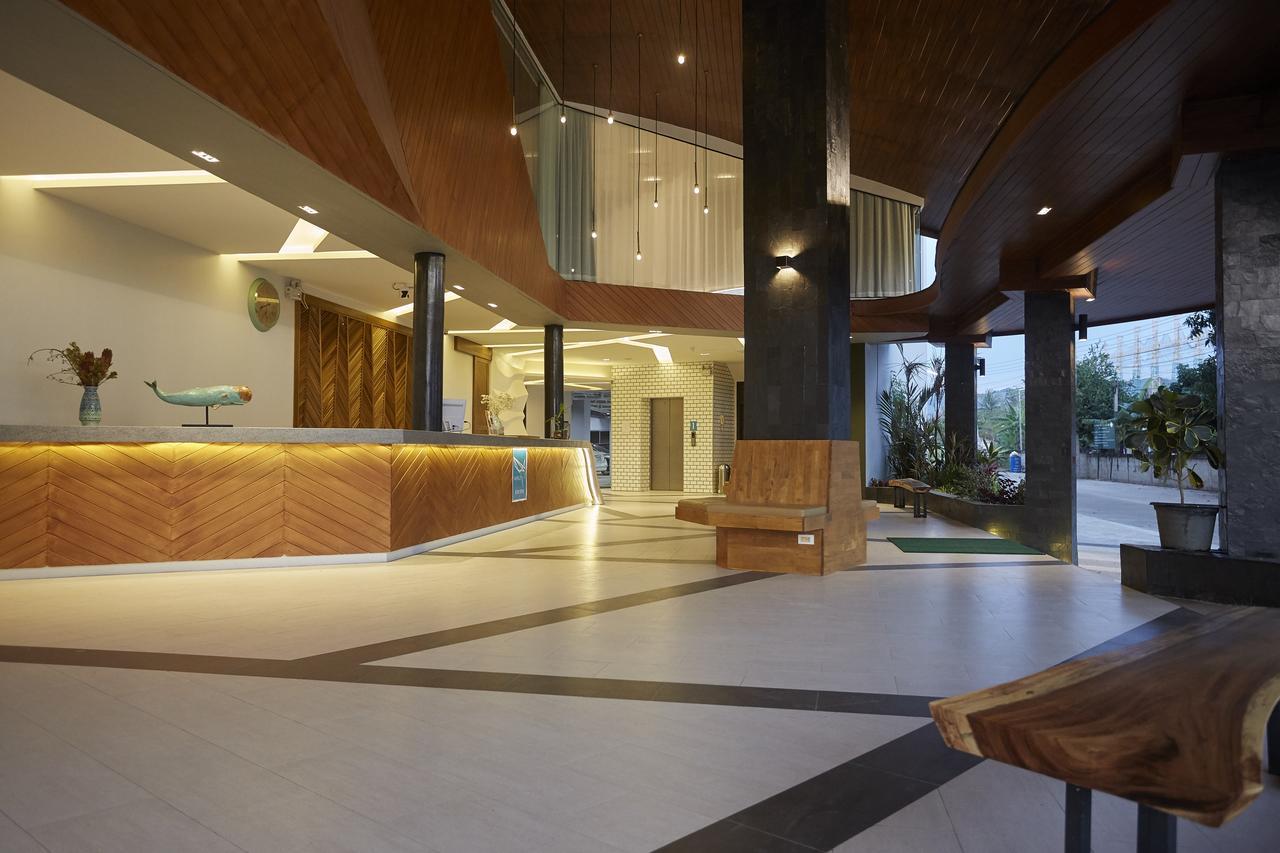 Whale - Sha Hotel HHQ