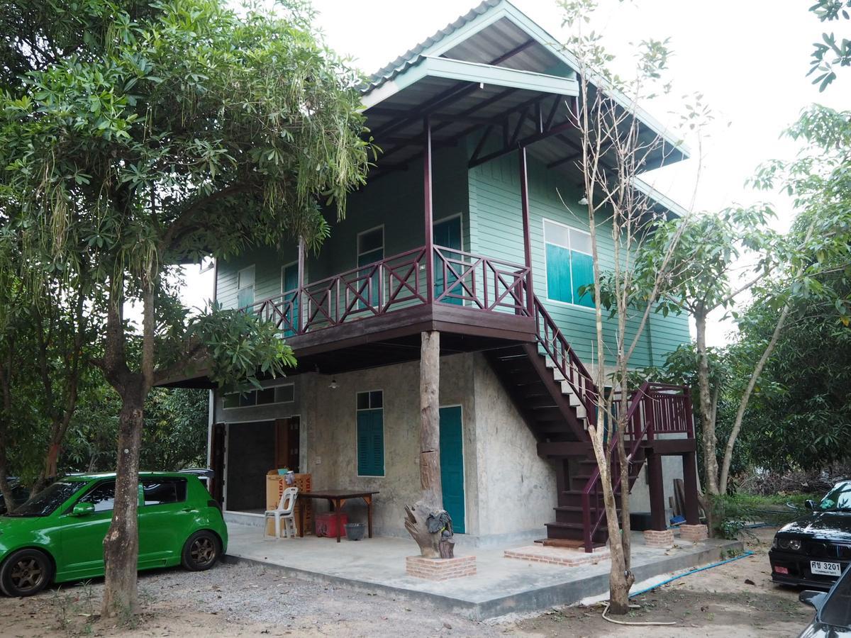 Resort Baantantara Suan Phueng