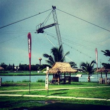 Ride 'n Lazy At Thai Wake Park Hotel Bangkok