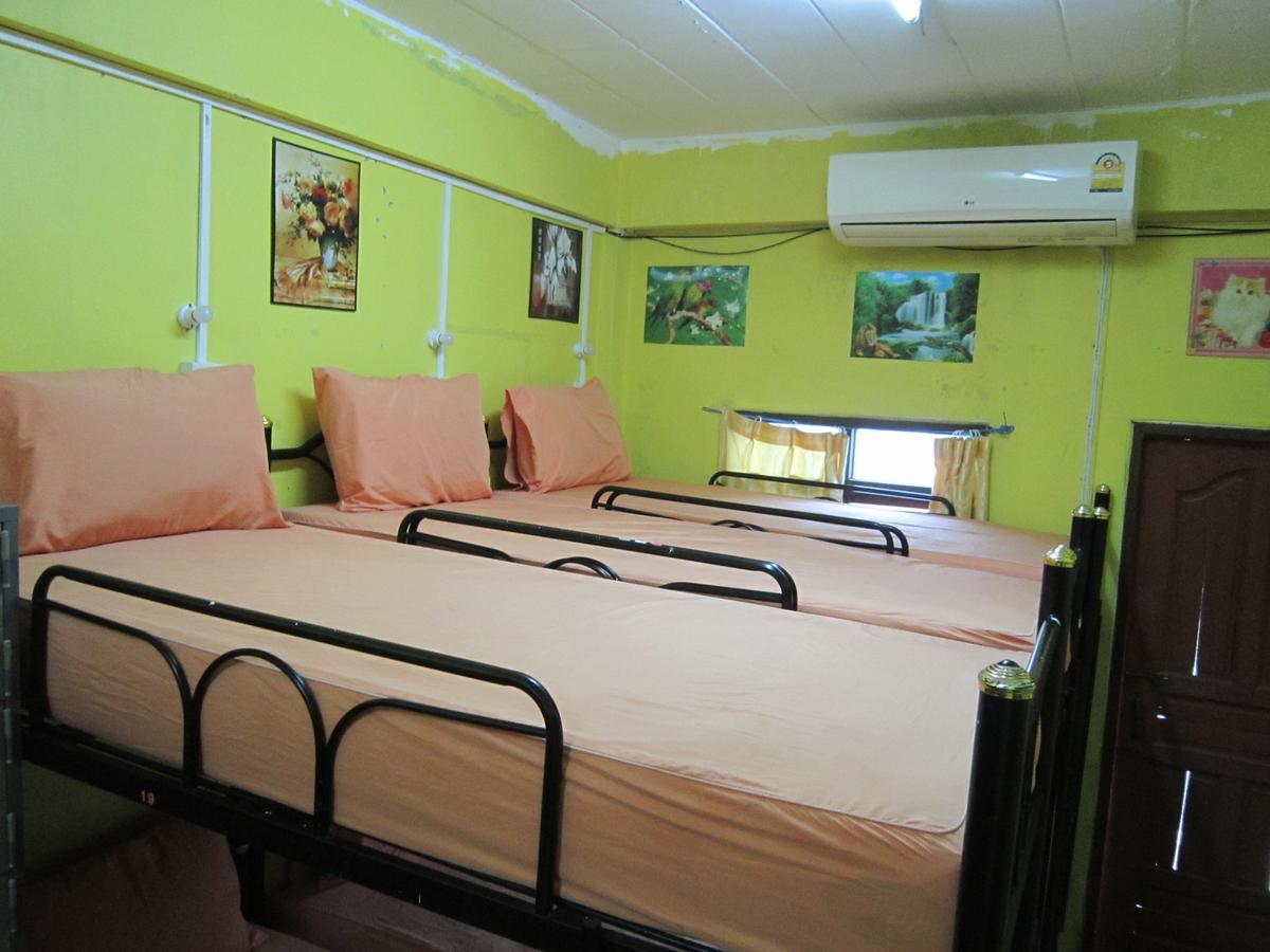 Hostel Lucky *