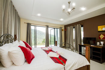 Sky Terrace Lanta Boutique Hotel