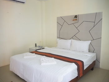 Lanta Fevrier Hotel 2*
