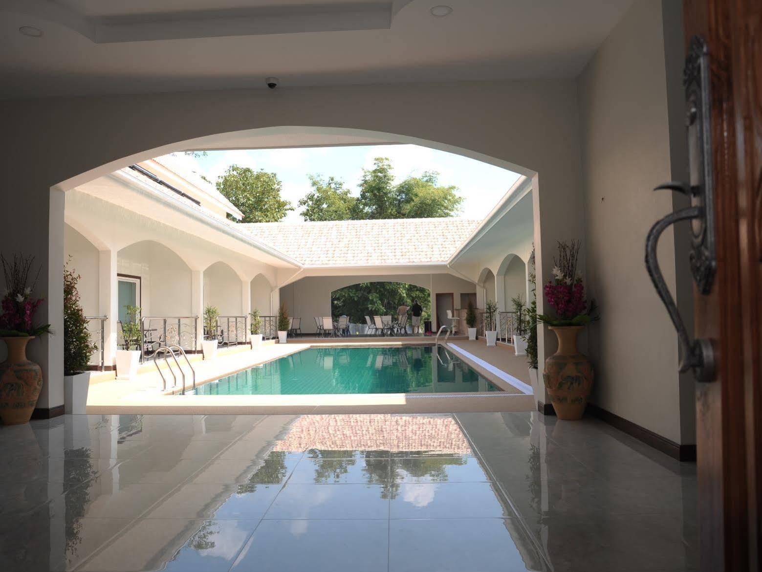 Nok & Resort Chiang Mai