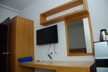 P & J Hotel