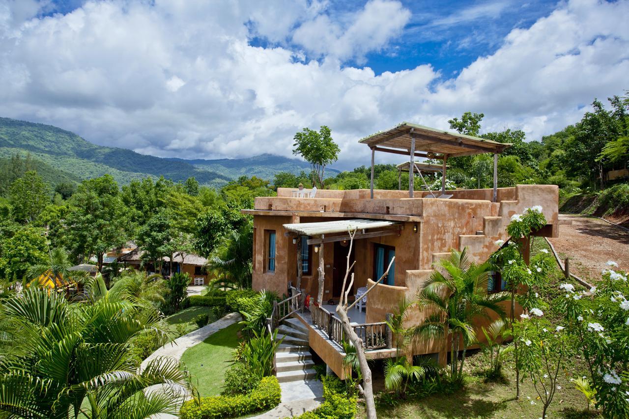 Panalee And 3* Suan Phueng