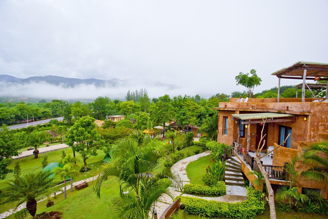 Panalee And Resort Suan Phueng