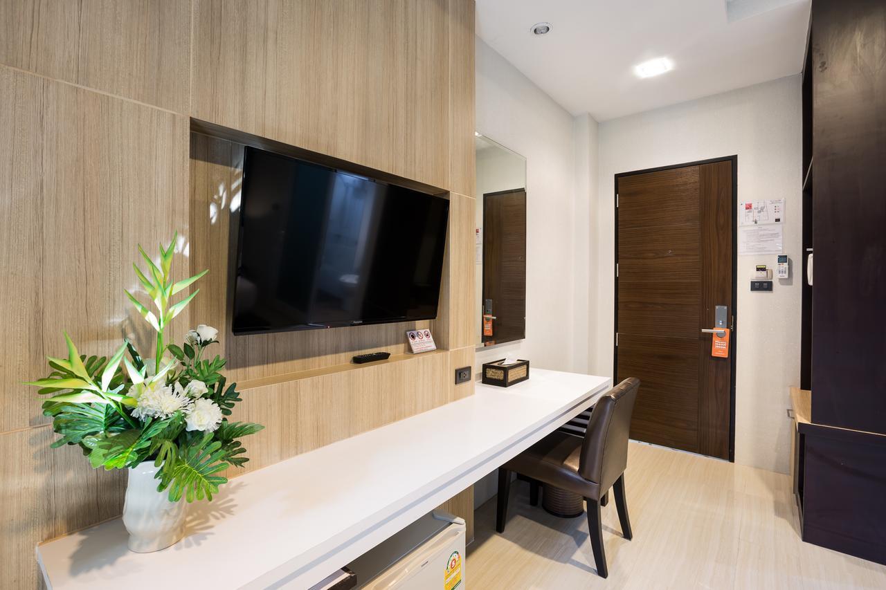 Hotel The 3*