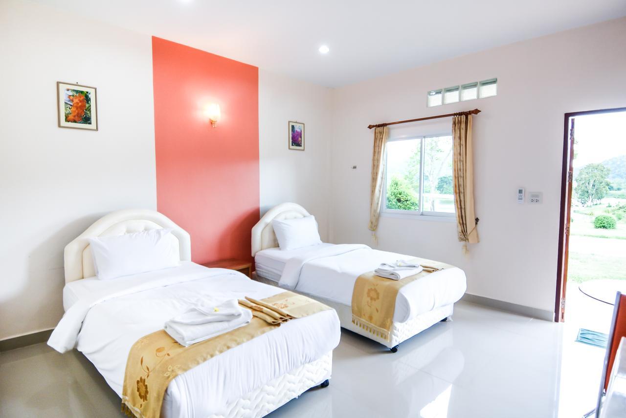 Resort Tanaosri & Creekside