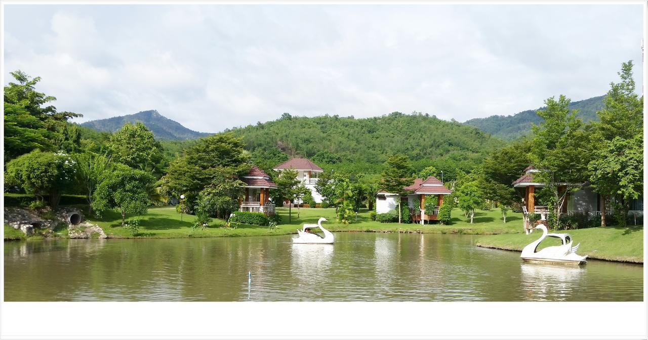 Resort Tanaosri & Creekside